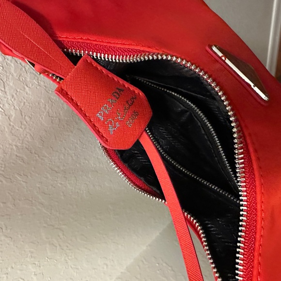 Prada Re-Edition 2005 Nylon Bag - Red
Brand New - Picture 9 of 11